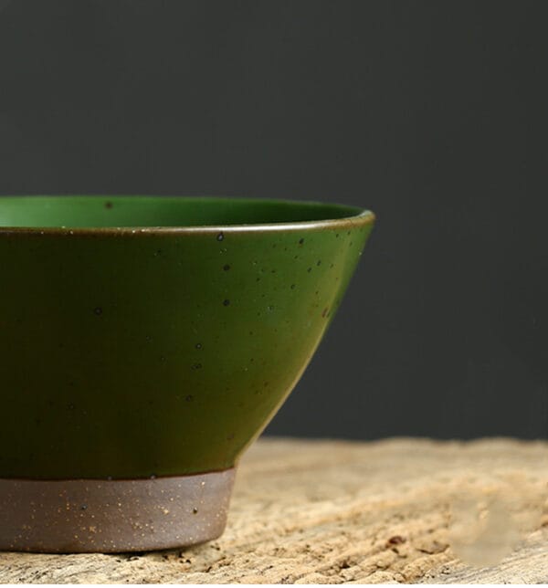Green colour glaze ramen bowl, showcasing its hand-made stoneware craftsmanship and 17cm size.