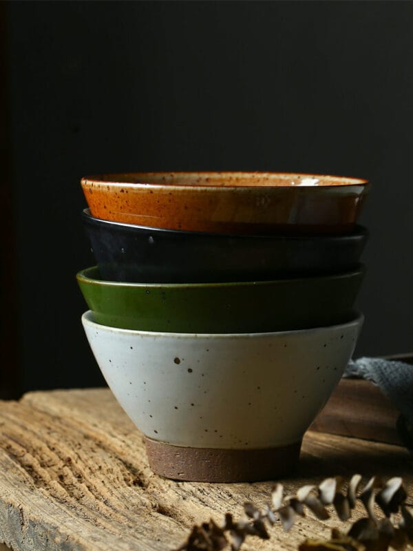 Close-up of a 17cm hand-made ramen bowl, highlighting its smooth stoneware texture and colour glaze options.